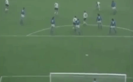 452full-dino-zoff.jpg